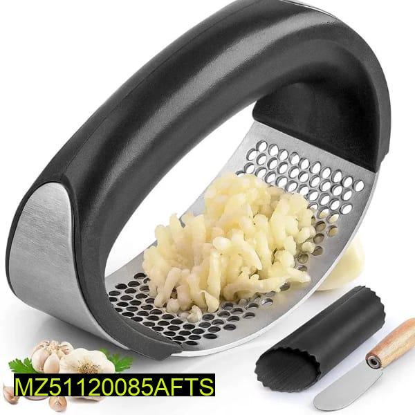 Stainless steel garlic press. 1 Pcs easy to use,ergonomic design for user comfort